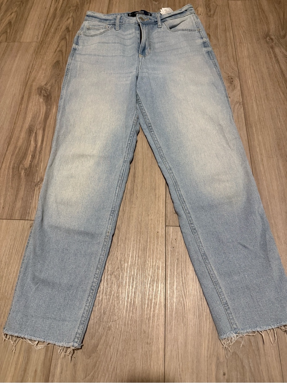 Hollister Light Wash Ultra High-Rise Mom Jeans